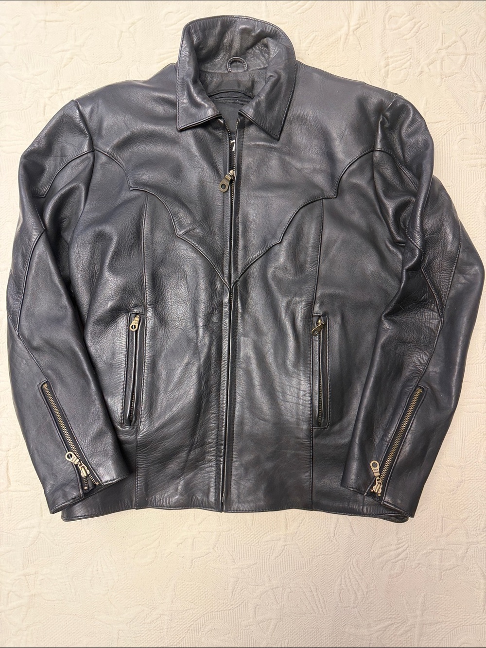 Vintage Ladies black leather motorcycle jacket 10